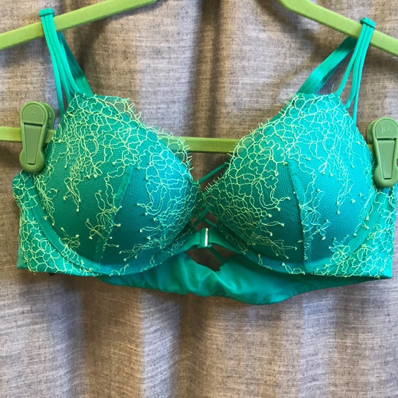 Victoria's Secret Other - NWOT Victoria’s Secret Very sexy push-up